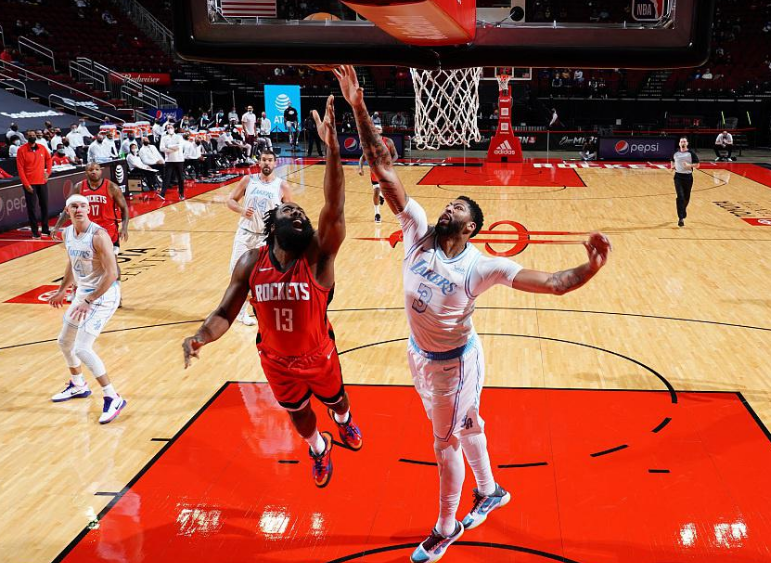 湖人队|颤抖吧!詹姆斯放狠话!联盟第二还不够,湖人要联盟第一