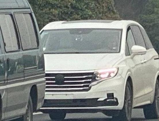 「大众汽车」全新大众Viloran有望提前上市！比别克GL8时尚 配双电动侧滑门！