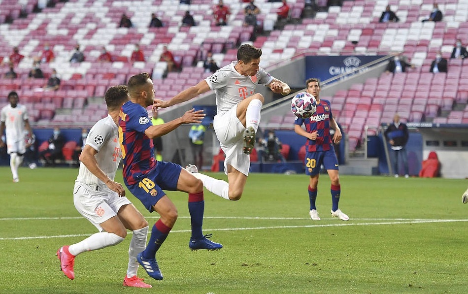 巴塞罗那|90分钟疯狂8-2,欧冠巅峰对决一边倒,巴萨遭遇队史最大耻辱