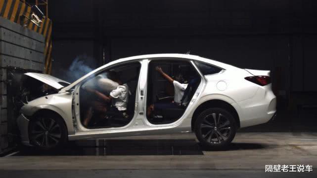 奥迪A6L@仅售7万，上市订单破1.2万台，颜值酷似雷克萨斯ES