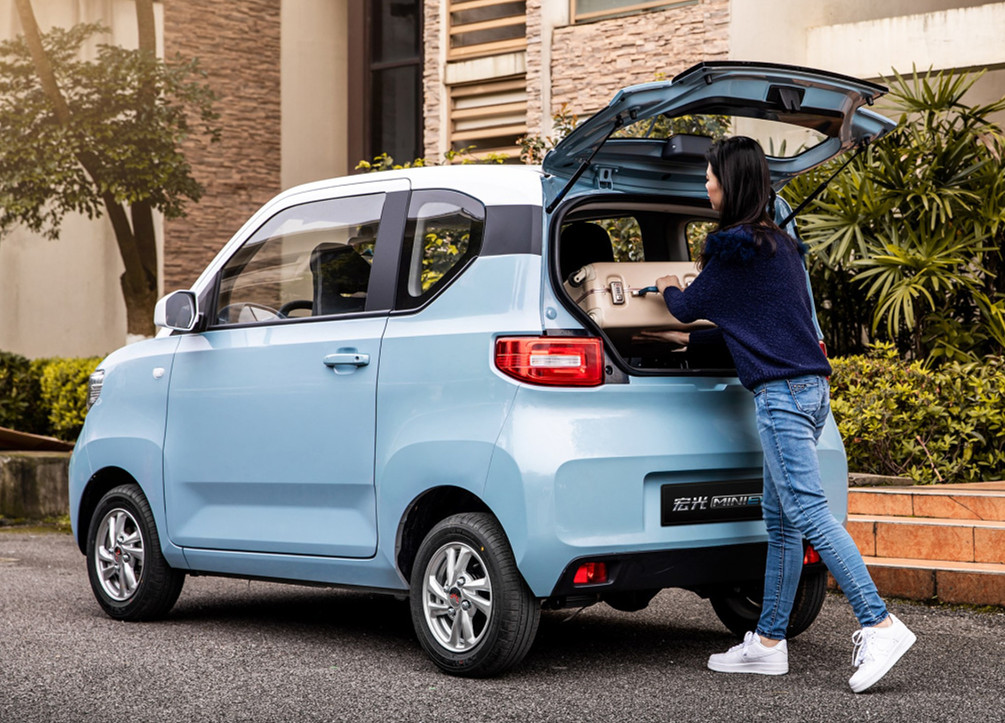 #五菱宏光#五菱又成功了！新车9小时卖出1000台，2.98万起售，还质保12W公里