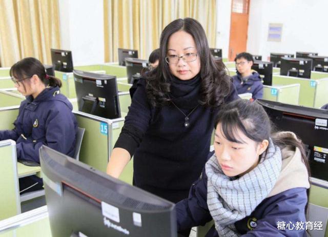 大学|2020热门专业排行新鲜出炉，护理学排名第2，榜首实至名归