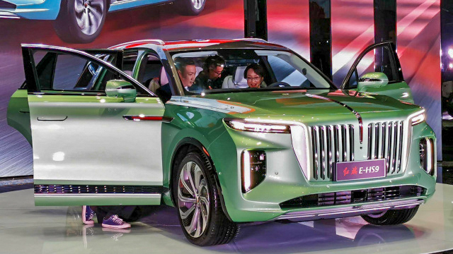 宝马5系|红旗E-HS9首秀,靳东成首位车主,这场直播信息量很大