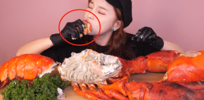 龙虾|大胃王挑战50斤“龙虾”，掰开后肉却不对劲，网友：吃不起别装！