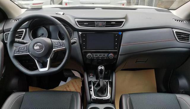 宝马330i：开完本田X-RV，再换到日产逍客上，车主：对比后差距一目了然！