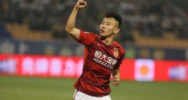 上海申花|申花队内年薪排名情况，意大利神锋破亿，于汉超重获千万年薪