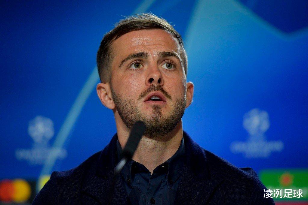 『尤文图斯』尤文史诗级补强：巴萨明星中场+当世第一后腰+卡瓦尼；皮夹等三人遭清洗