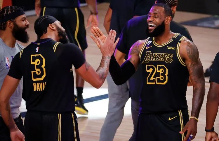 威斯布鲁克|疯了！5年2.02亿，5年2.05亿，4年1.53亿！美媒建议湖人组三巨头