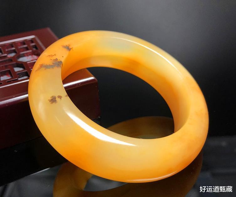 黄龙玉：黄蜡石，黄龙玉以及缅甸黄玉，有什么不一样的地方