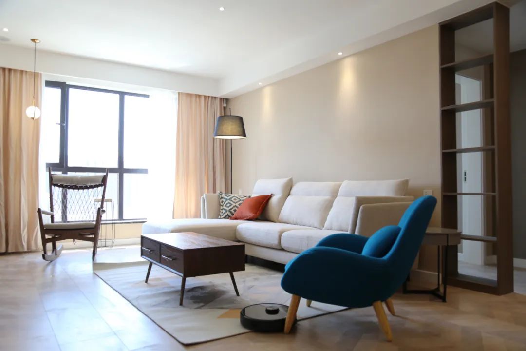 『』客厅不带阳台，窗户这样设计，生活精致舒适