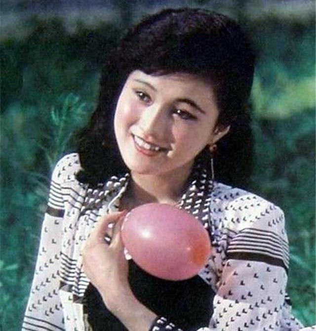 林芳兵|80年代第一美女,因长得太漂亮遭人算计,被丈夫用632封情书追到手
