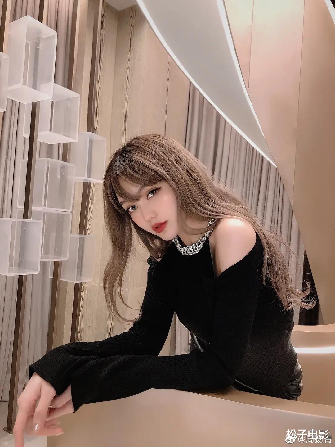 周扬青|与罗志祥分手后,网红周扬青接时尚综艺,却因脖子太短引关注