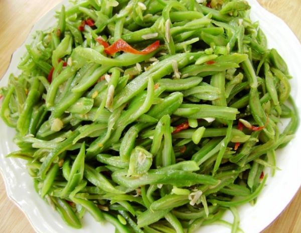 @三月,宁愿少吃猪肉,也别错过此菜,钙质胜过牛奶,个头长得快