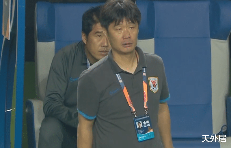 李霄鹏|鲁能3人差点毁掉胜利！李霄鹏乱排阵也能登顶，无愧中超“玄学”