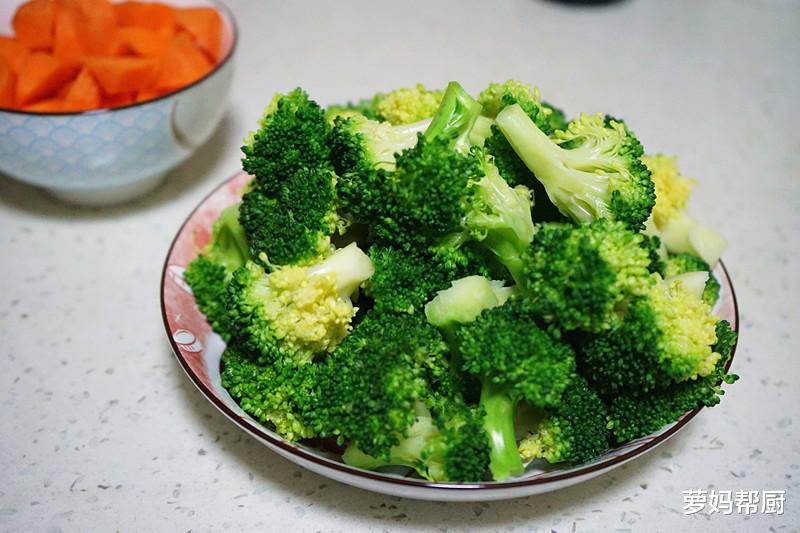 食材▲三种食材一起炒，脂肪最怕见到“它”，晚餐这么吃，衣服穿回S码