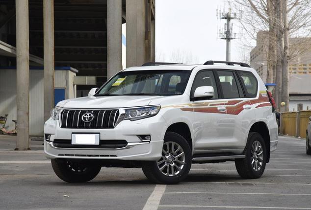 #丰田普拉多#月薪8000，养一辆丰田普拉多压力很大吗？一年多少花销？