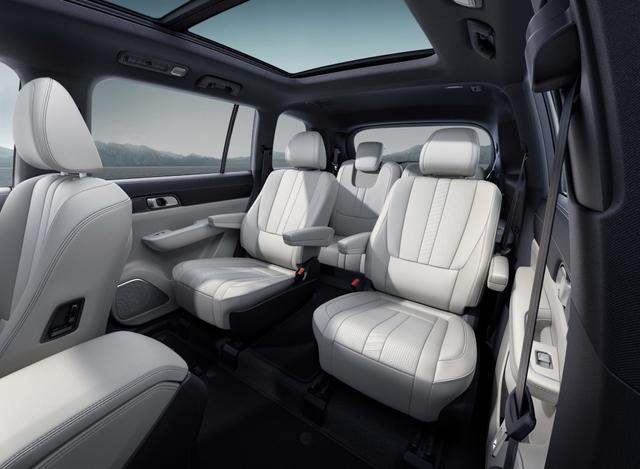 理想one|长超5米，跑高速稳如高铁，两种座椅布局，零差评，已成“销冠”