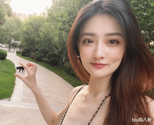 徐璐：有种“整容”叫分手半年，张铭恩还是原来那样，徐璐却像变了个人