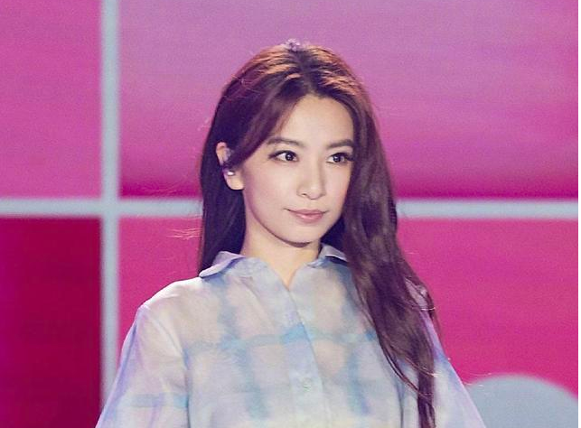 『周扬青』田馥甄疑似站队罗志祥,周扬青回怼代言被撤后慌了,发文道歉