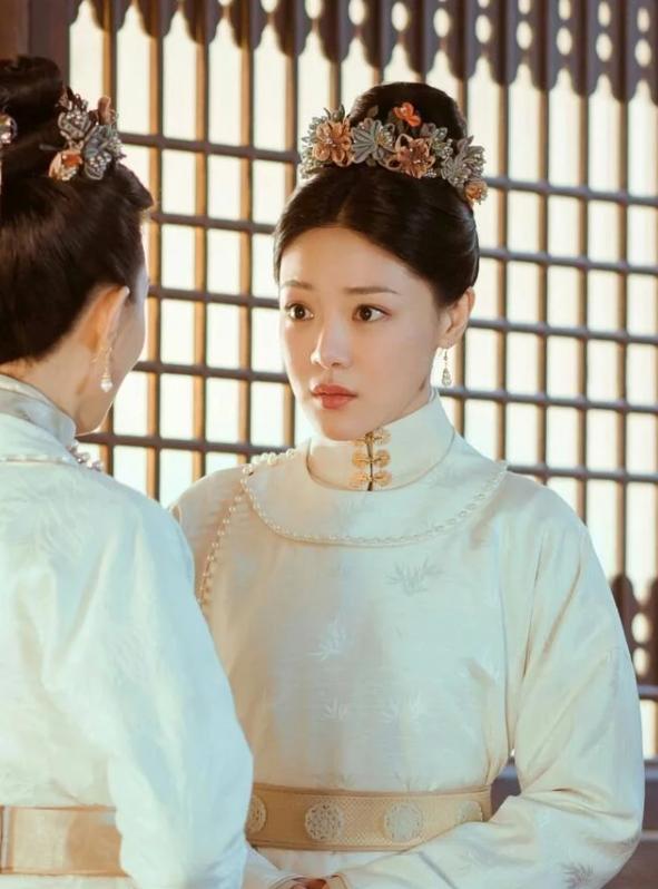 「邓家佳」从\小姨妈\到\于小卉\,邓家佳实力证明什么叫做\剧抛脸\