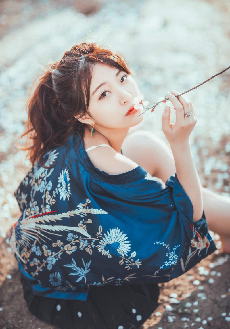 |韩系服红唇养眼唯美写真