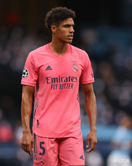 欧冠|2-4！欧冠13冠王轰然倒下，27岁世界冠军成罪人：单场2次业余失误