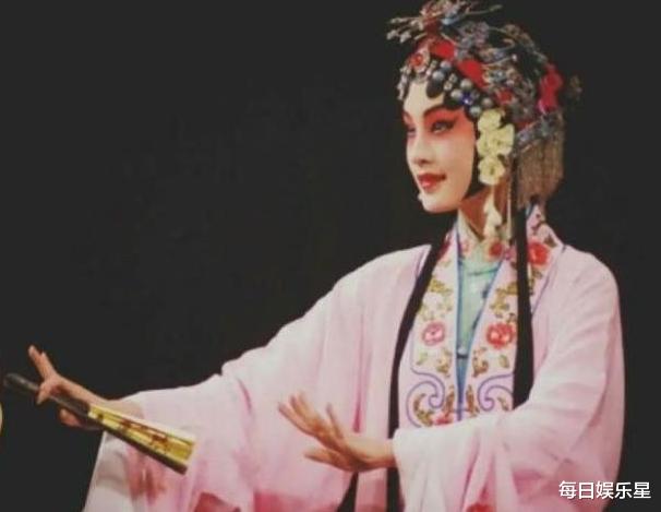 李沁|演员李沁: 国家秘密培养9年的人才, 弃校投身娱乐圈，背后原因耐人寻味