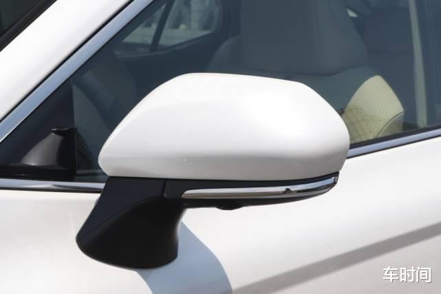 「丰田凯美瑞」国人没白捧它,30天大卖15072台,油耗低至4.1L,车主:从未后悔