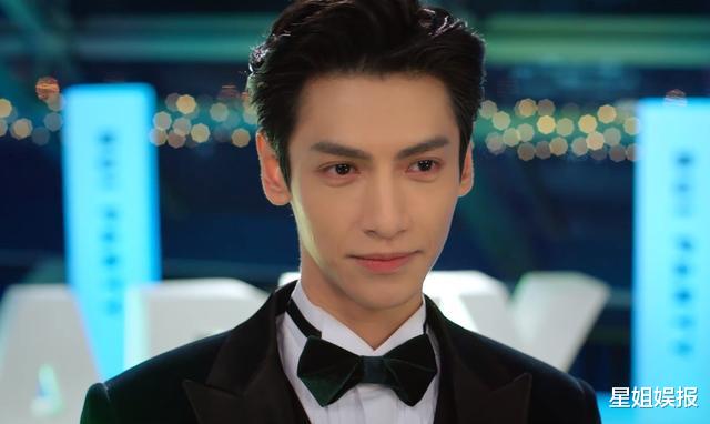 罗云熙|《半是蜜糖半是伤》首播罗云熙现代装惊艳！身高却被吐槽，职场戏也不够真实