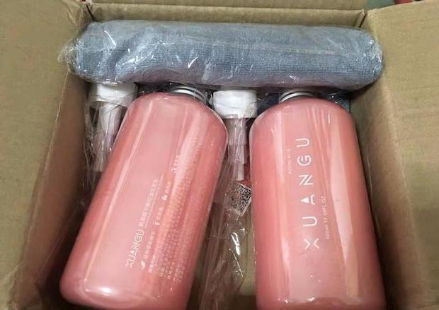 头发刚“打湿”就抹洗发水?难怪头皮发痒,一天不洗就出油严重!