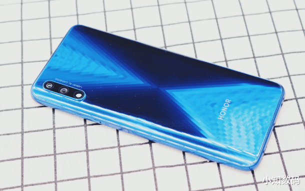 『华为荣耀』为荣耀X10让路，华为销量王加速清仓，128GB+侧面指纹