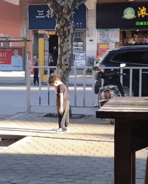 |“领导是34岁女性80后，一起吃海底捞要注意什么？”哈哈哈哈哈，网友好内涵