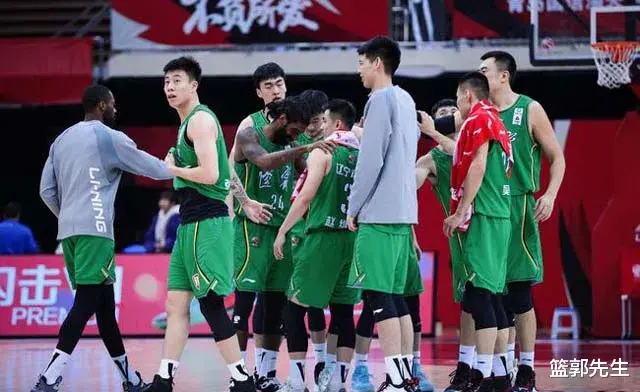 遼寧男籃|楊鳴不能站起來！郭艾倫投進三分不能慶祝！裁判在針對遼寧隊？