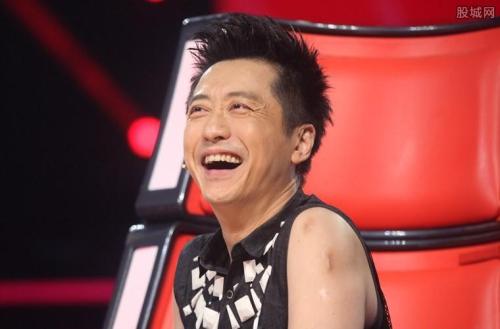 |从代言费1.3亿到小县城唱歌,火了不够8年的她,得罪了哪些人