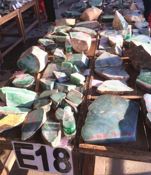 翡翠|闻名遐迩的翡翠公盘——平洲公盘你应该了解的那些事