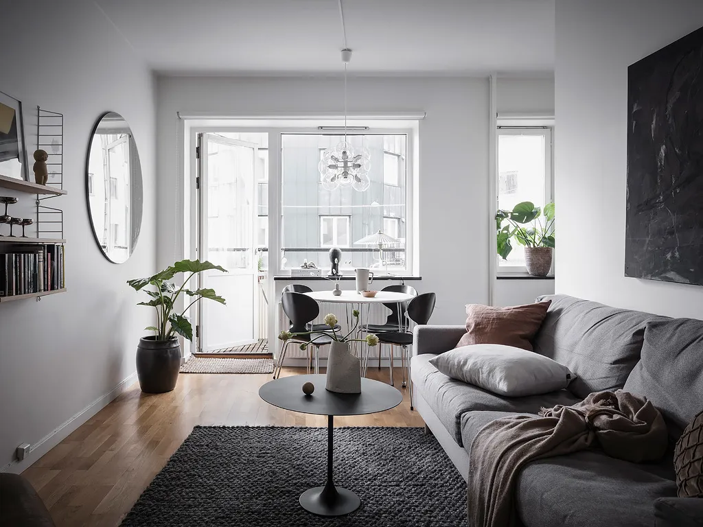 []公寓家具：49㎡小公寓卧室全刷黑，还有令人羡慕的阳台和衣帽间！