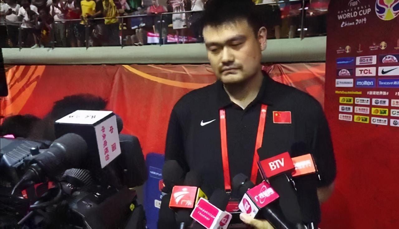 徐杰|徐杰年薪20万罚50万！天价罚单背后是姚明的无奈，管理层的无知