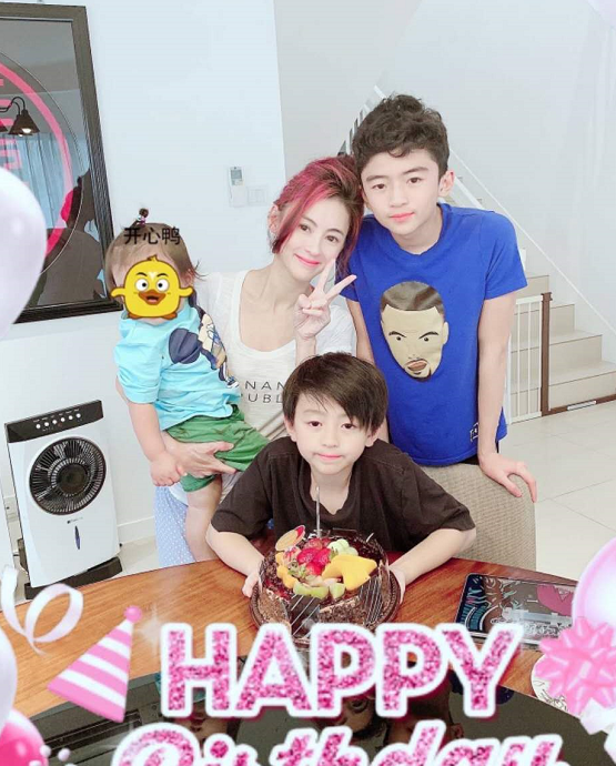 张柏芝|张柏芝被曝结婚，结婚照被晒出，三胎儿子爸爸疑曝光