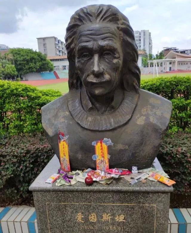 |高考第一天,朋友圈的鬼才文案纷纷为高考加起了油,哈哈