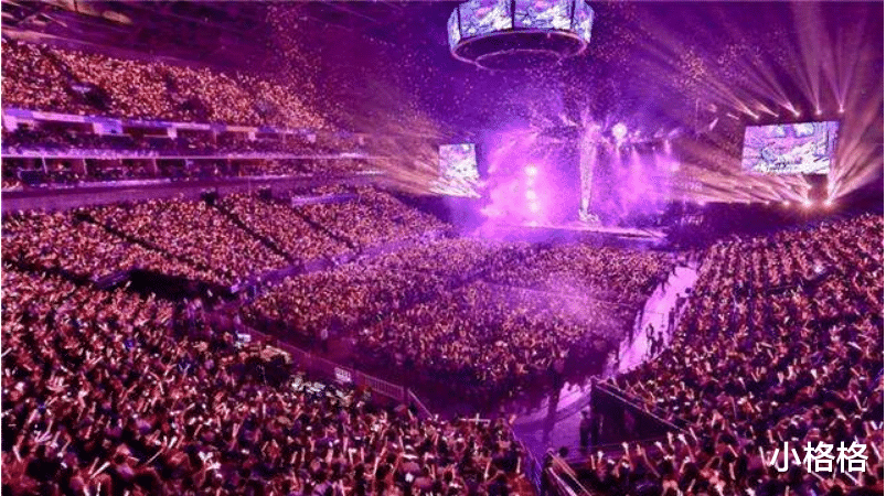 演唱会■以为自己很红,跑到国外去开演唱会,谁知没人看,无奈送票占座!