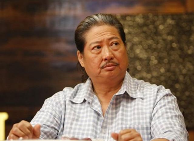 洪金宝|曾志伟妻子葬礼曝光！狄龙穿皮衣现身，洪金宝未坐轮椅似大佬