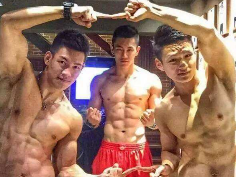 『蛋白粉』当一直吃蛋白粉的肌肉男们，不再吃蛋白粉，肌肉会有哪些变化？