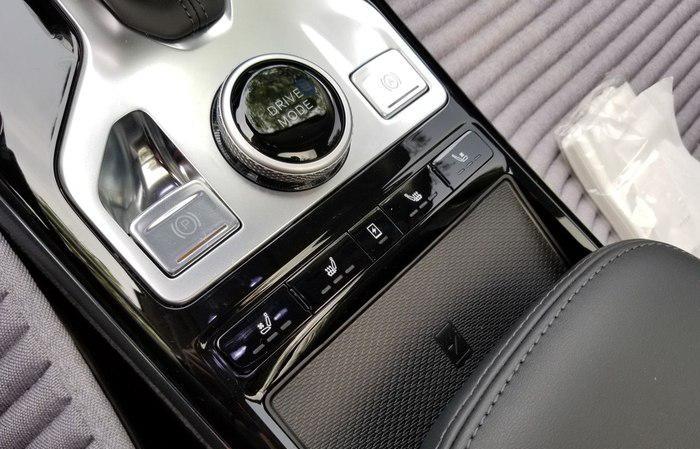 「本田CRV」先开本田CRV,再开表弟的红旗HS5,车主:对比后一目了然