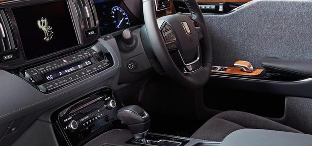 劳斯莱斯幻影|丰田版“劳斯莱斯幻影”，超5米3长1米9宽，要能引入国内或能爆款