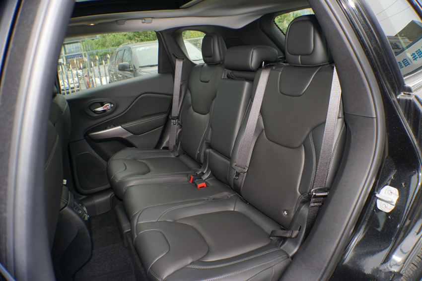 新车|从51万降到15.98万！当年比奥迪Q5豪华，如今比途观便宜，没人要了