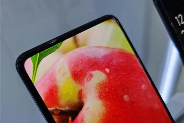 微信|中兴全球首款屏下摄像头手机长这样：外观有点失望，技术值得肯定