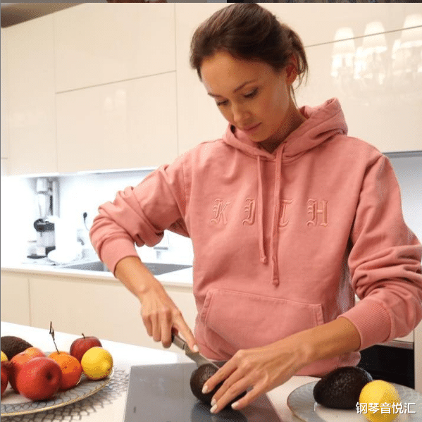 #阿依达#看了这么多场线上音乐会，你知道艺术家的家什么样子吗？