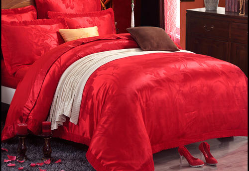 『』夫妻卧室万万不要用这几种被子，有钱人都会住穷，后悔入住才察觉