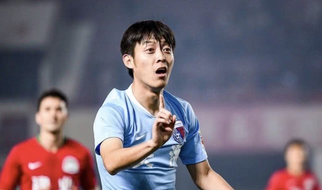 中超：又一天海球员委身中甲弱旅！仍有4人暂无下家，30岁功勋队长或失业？