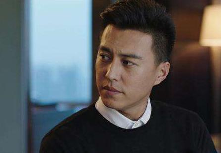 靳东|靳东宁愿罢演赔违约金,也不愿意与她同台,看到女主后明白了